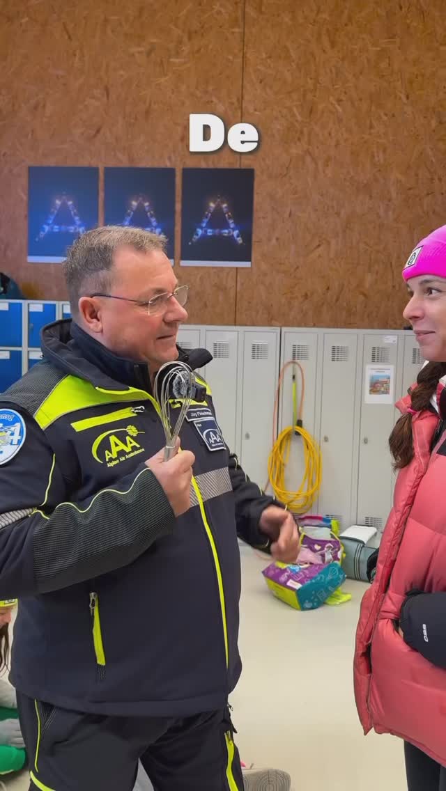 #144 #notruf #schwiizergoofe #kinderlernenretten #keineristzuklein #lebensretter #reanimation #kinder #projekt #144song